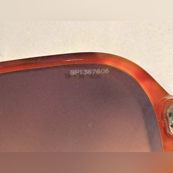 New Prada Aviator Plastic Tortoise brown Sunglasses. SPR02G 4BW-6S1 - Picture 16 of 16